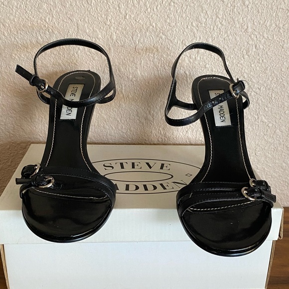 Steve Madden Black Strappy Sandal Heels size 7 - Picture 1 of 11